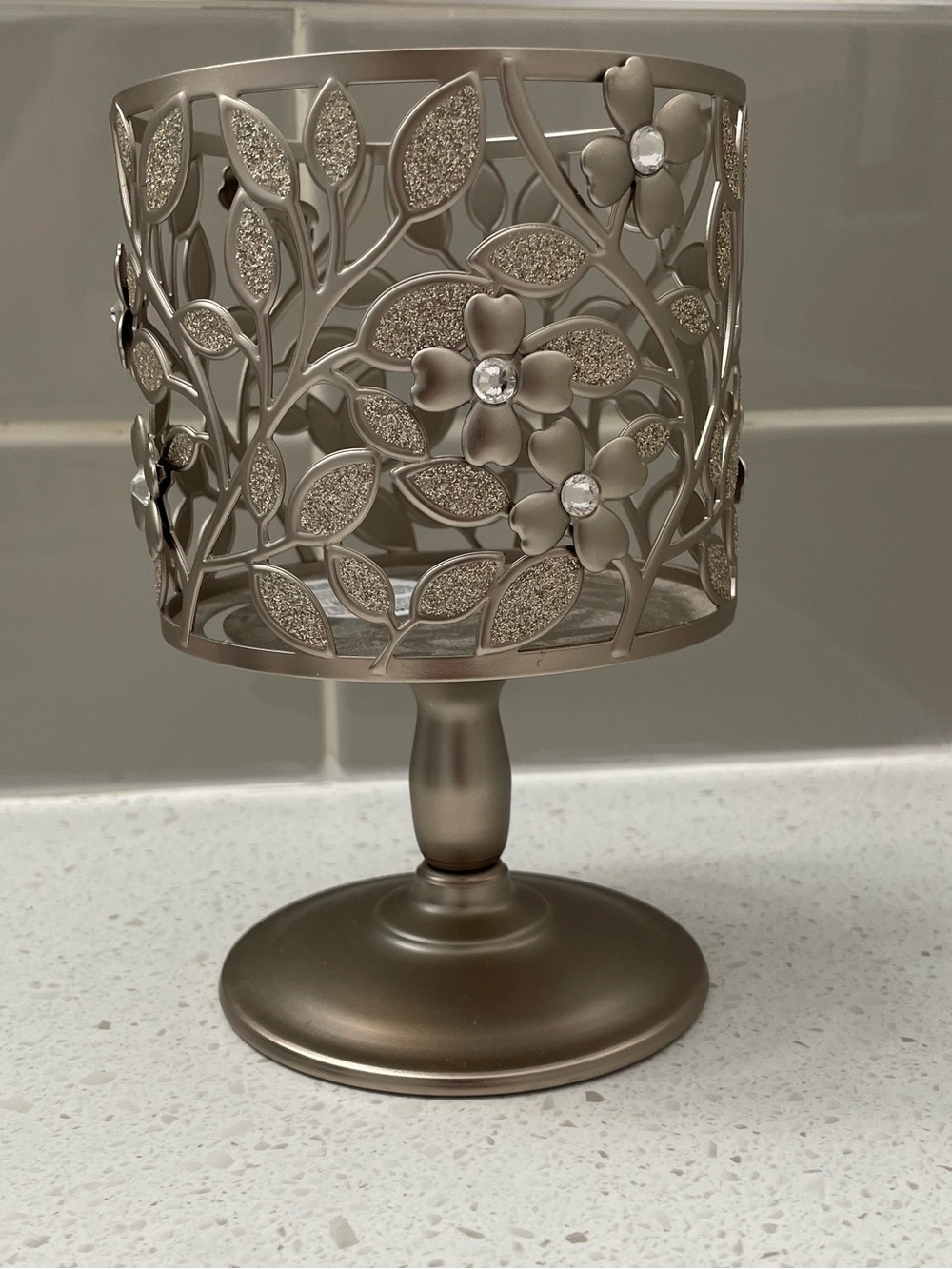 Bath & Body Works Dogwood Pedestal 3-Wick Candle Holder Silver